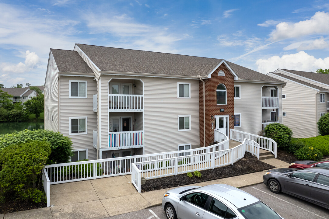 Sherwood Lakes Condominiums in Florence, KY - Building Photo