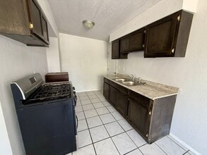 216 Link Dr in El Paso, TX - Building Photo - Building Photo