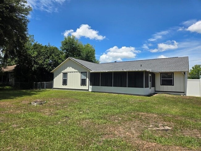 5960 SE 42nd Ave in Ocala, FL - Building Photo - Building Photo