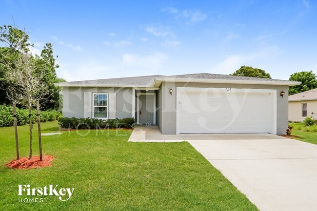 property at 623 SW Homeland Rd