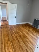 18 Summer St, Unit 2nd floor in Attleboro, MA - Foto de edificio - Building Photo