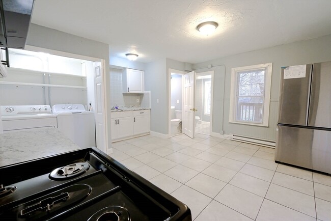 105 Clarendon St in Fitchburg, MA - Building Photo - Building Photo