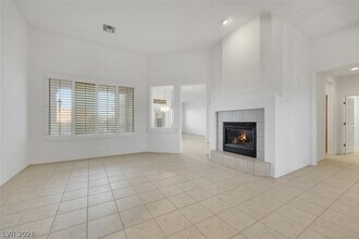 10817 Windledge Ave in Las Vegas, NV - Building Photo - Building Photo