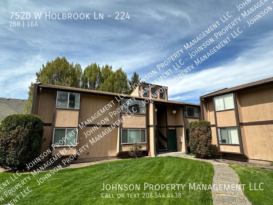 7520 W Holbrook Ln in Boise, ID - Building Photo
