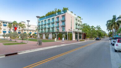 250 NE 3rd Ave in Delray Beach, FL - Foto de edificio - Building Photo