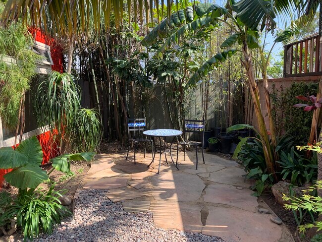 12418 Short Ave, Unit 12418 in Los Angeles, CA - Building Photo - Building Photo