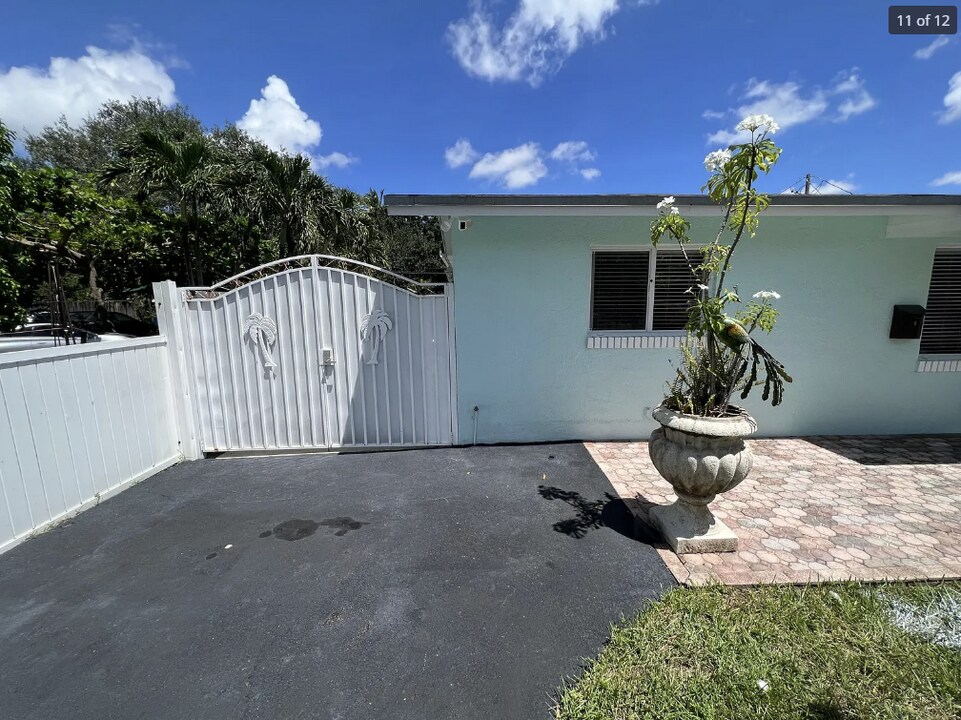 1648 SW 28th Ter in Fort Lauderdale, FL - Building Photo