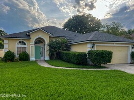 1704 Tall Tree Dr E in Jacksonville, FL - Building Photo