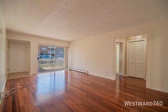 6551 W School St in Chicago, IL - Building Photo - Building Photo