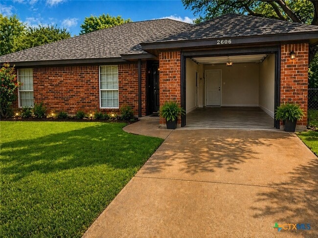 property at 2606 Timberline Dr