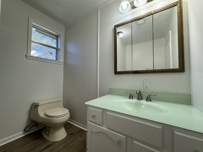 2019 N Thompson St in Conroe, TX - Foto de edificio - Building Photo