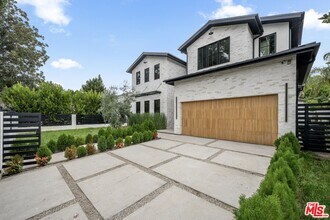 4740 Sunnyslope Ave in Los Angeles, CA - Building Photo - Building Photo