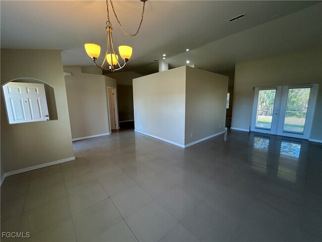 3516 SW 15th Pl in Cape Coral, FL - Building Photo - Building Photo