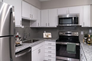 Skyline at Kessler in Dallas, TX - Building Photo