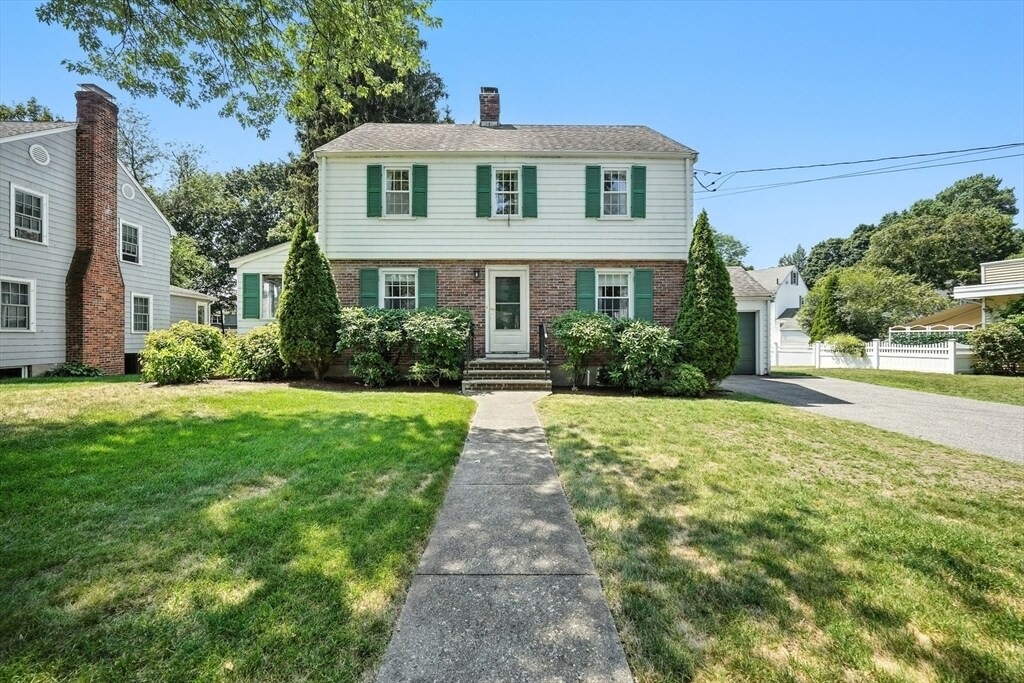 40 Fairway Dr in Newton, MA - Foto de edificio