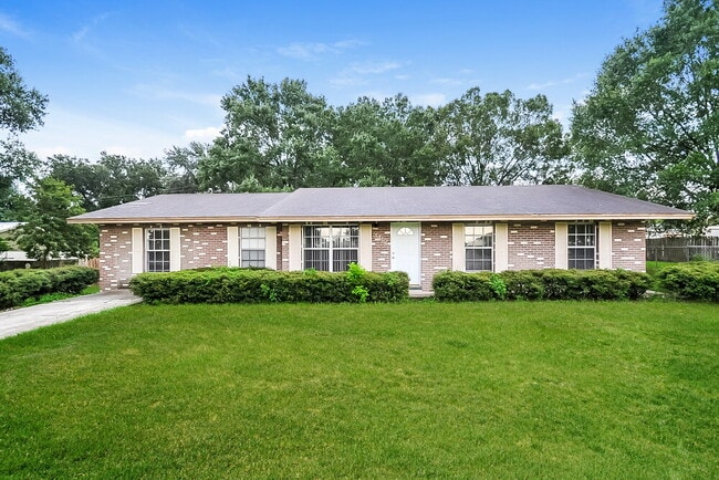 property at 3412 Groveview Dr