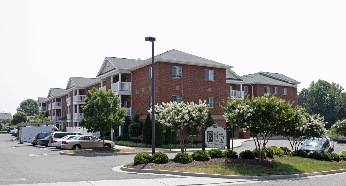 Parham Park Place I & II in Richmond, VA - Foto de edificio