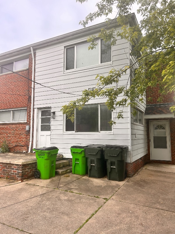 4023 Okalona Rd in South Euclid, OH - Building Photo - Building Photo