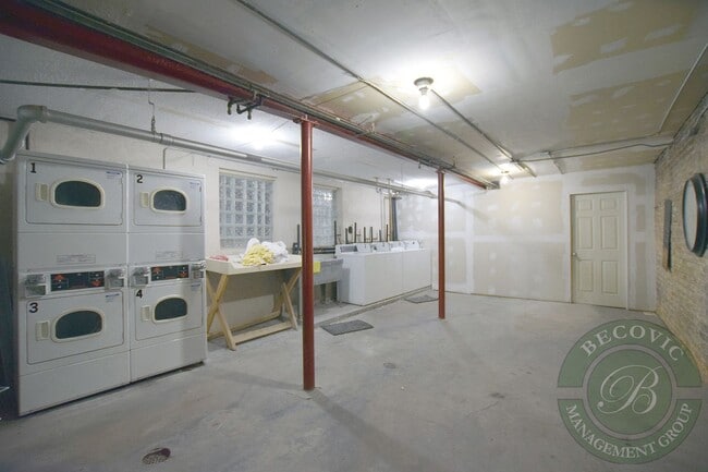 4707 N Albany Ave, Unit 1 in Chicago, IL - Building Photo - Building Photo