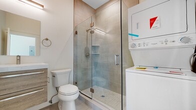 1510 N Shore Rd in Revere, MA - Building Photo - Building Photo
