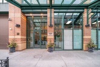 400 W Ontario St in Chicago, IL - Building Photo - Building Photo