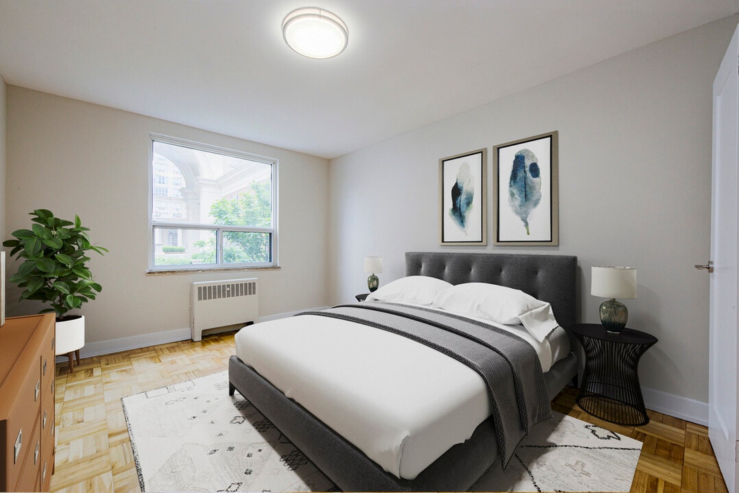 Promenade Apartments in Toronto, ON - Building Photo
