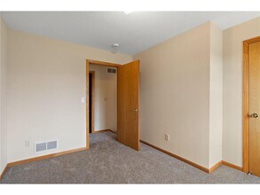 1613 County Rd D E in Maplewood, MN - Building Photo - Building Photo