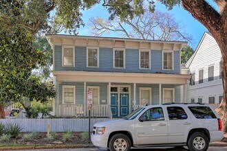 303 W Park Ave, Unit D in Savannah, GA - Building Photo - Building Photo
