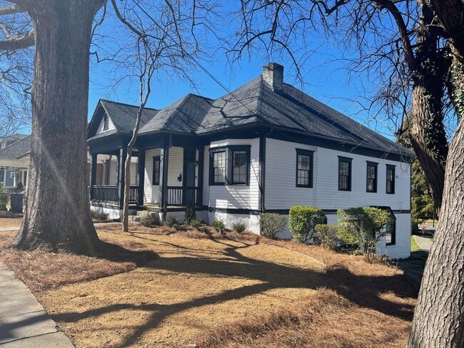 property at 760 W Ashland Ave NE