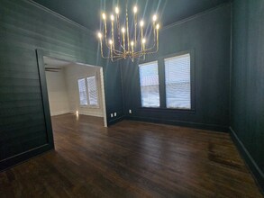 105 W 9th St in Flatonia, TX - Building Photo - Building Photo