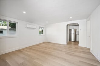 2291 Guerneville Rd in Santa Rosa, CA - Building Photo - Building Photo