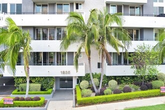 Holmby Street Luxury Investments LLC in Los Angeles, CA - Building Photo - Building Photo