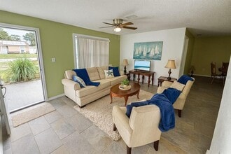 11063 Auburndale St in Brooksville, FL - Building Photo - Building Photo