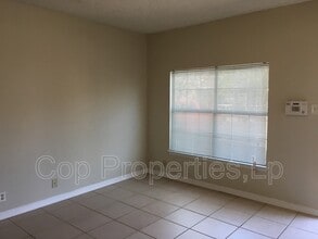 1804 Gary's Park St in San Antonio, TX - Building Photo - Building Photo