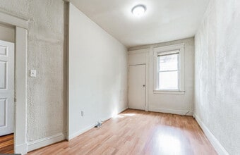 2934 Clifton Park Terrace in Baltimore, MD - Building Photo - Building Photo
