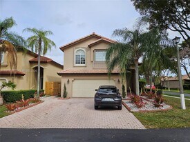 5201 NW 112th Pl in Doral, FL - Building Photo