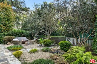 821 Nowita Pl in Los Angeles, CA - Building Photo - Building Photo