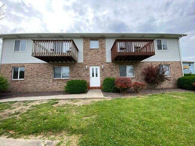 11 Hillside Ln, Unit 11