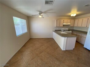 3898 N Blue Wave Dr in Las Vegas, NV - Building Photo - Building Photo