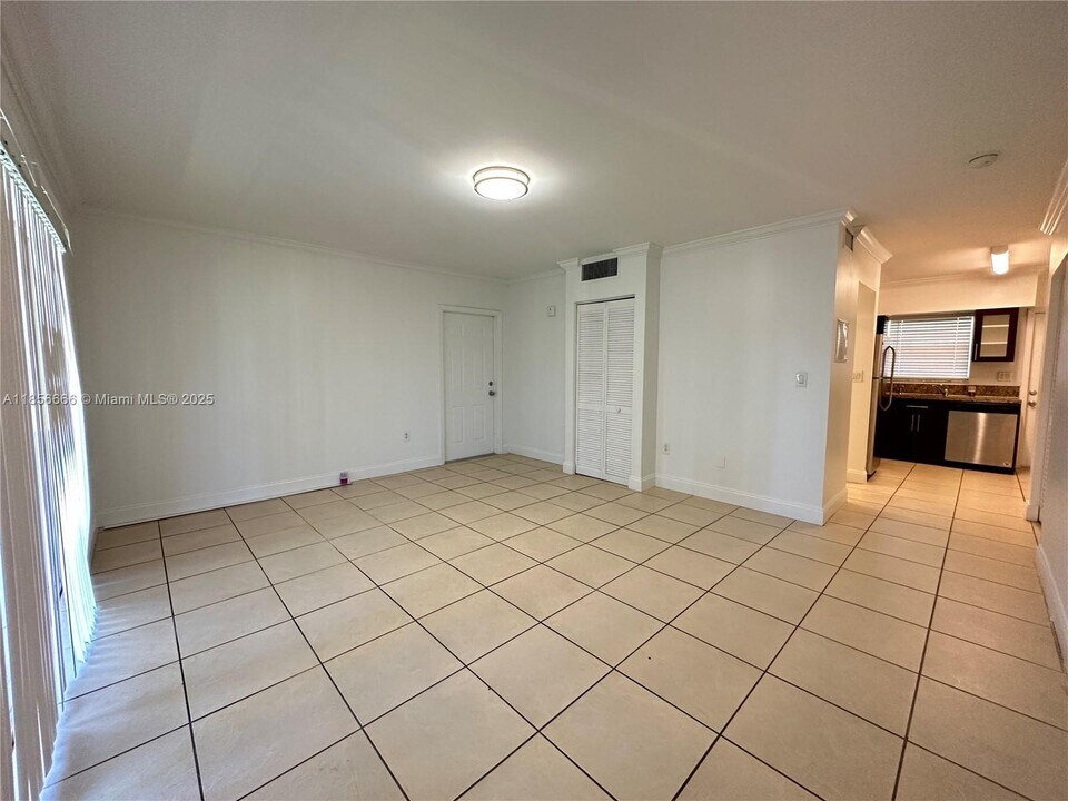 2536 Van Buren St in Hollywood, FL - Foto de edificio