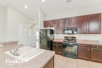 1701 NW 15th Pl in Cape Coral, FL - Foto de edificio - Building Photo