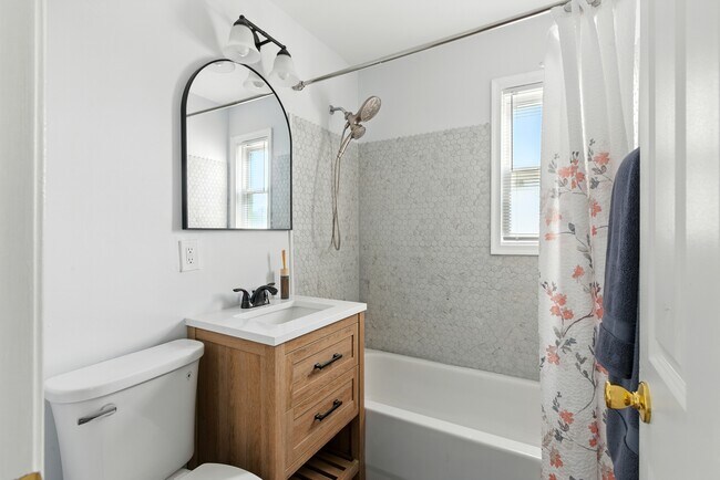 709 Brandywine St SE, Unit 104 in Washington, DC - Building Photo - Building Photo