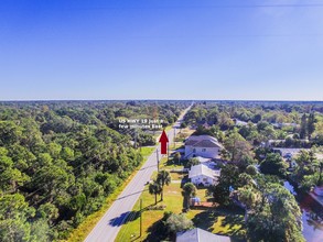 7 Unit Complex- 7228 & 7300 New York Ave in Hudson, FL - Building Photo - Other