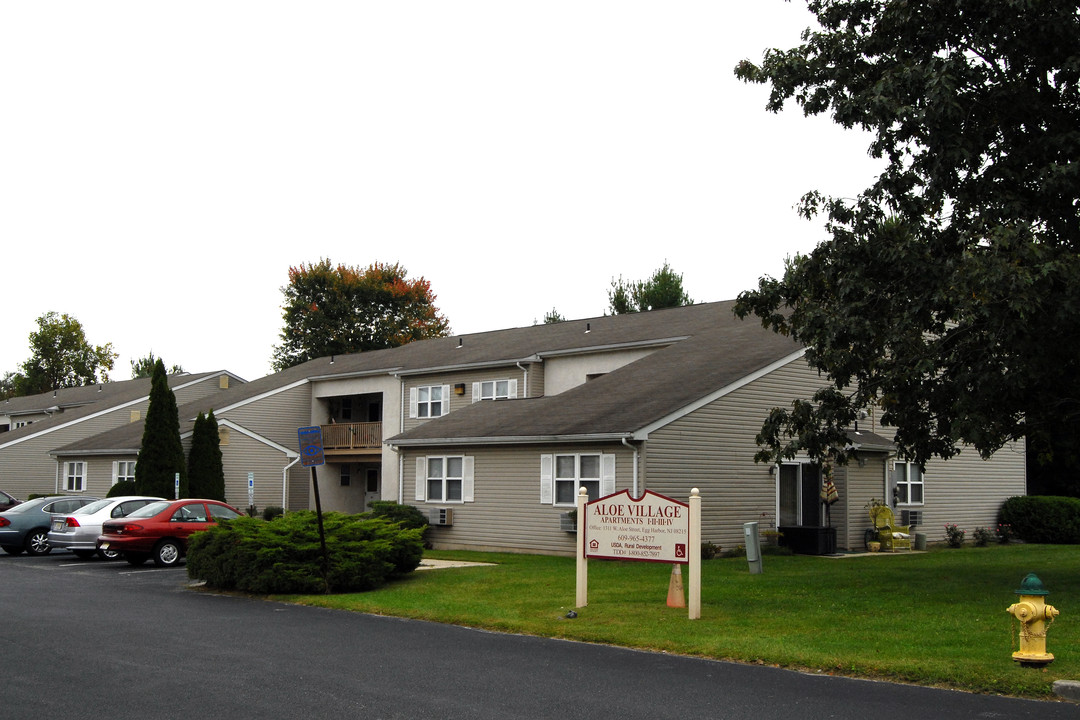 Aloe Village Apartments in Egg Harbor City, NJ - Building Photo