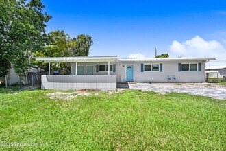 702 Lund Cir in Melbourne, FL - Building Photo - Building Photo
