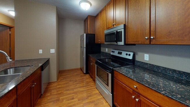 2804 15th Ave NW in Minot, ND - Building Photo - Building Photo