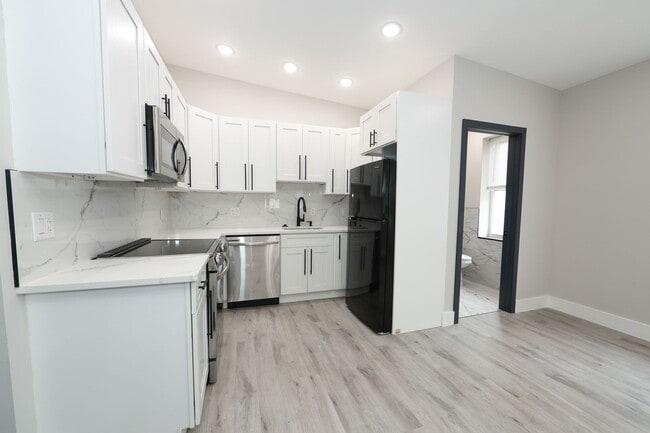 3565 Kensington Ave in Philadelphia, PA - Foto de edificio - Building Photo