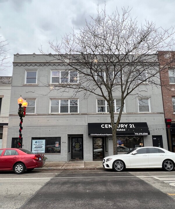 4528 N Lincoln Ave, Unit 2 in Chicago, IL - Building Photo