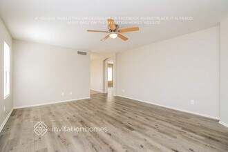 10933 E Clovis Ave in Mesa, AZ - Foto de edificio - Building Photo