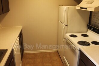 233 Riverbend Dr in Mobile, AL - Building Photo - Building Photo